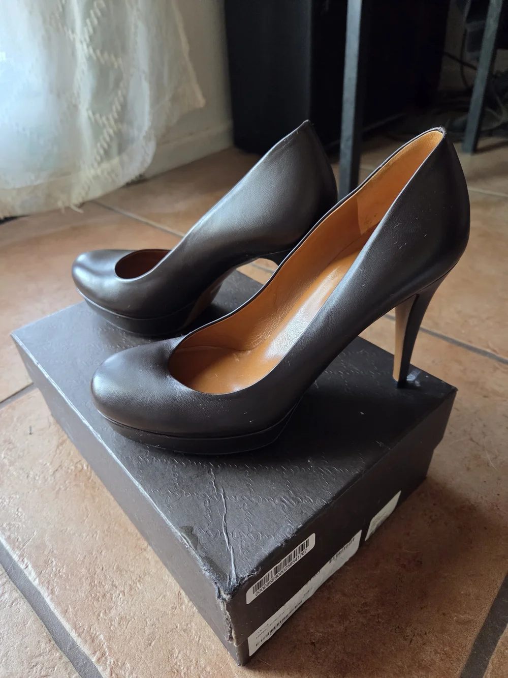 GUCCI Nappa Charlotte BRWN Leather Platform Pumps Heels  38.5/US 8.5 MSRP $520